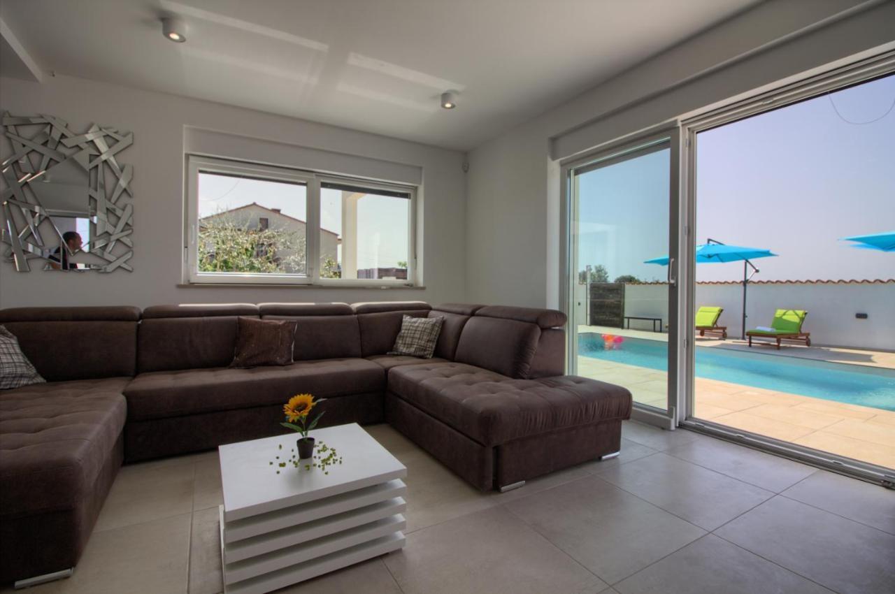 Modern Villa Nerina With Private Pool Near Пула Экстерьер фото